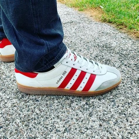 adidas sneakers old school.